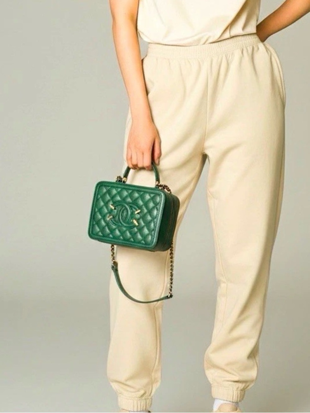 Quilted   Green Chanel bag